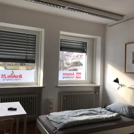 Privatunterkunft Brahms 25 *